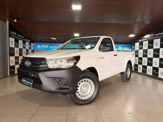 TOYOTA HILUX 2.8 D-4D TURBO DIESEL CS 4X4 MANUAL